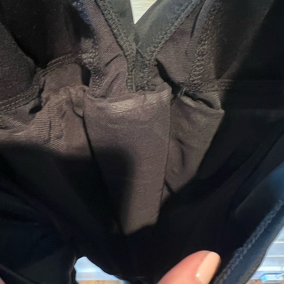 Shape Detector women’s Black One-Piece Swimsuit, slimming, made in USA, EUC - Picture 6 of 6